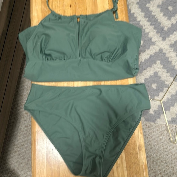 Bathing suit - Picture 3 of 4